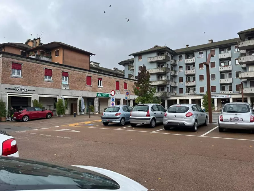 Immagine 1 di Negozio in vendita  in Piazza Del Mercato, 2 a Brendola