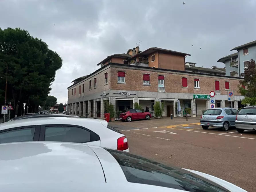 Immagine 18 di Negozio in vendita  in Piazza Del Mercato, 2 a Brendola