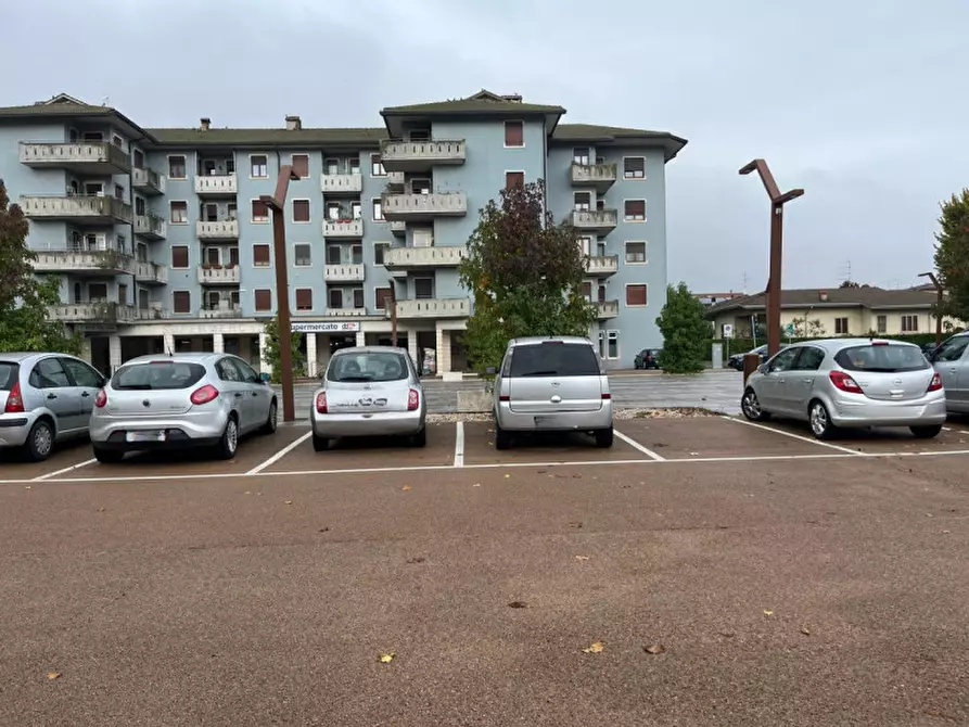 Immagine 19 di Negozio in vendita  in Piazza Del Mercato, 2 a Brendola