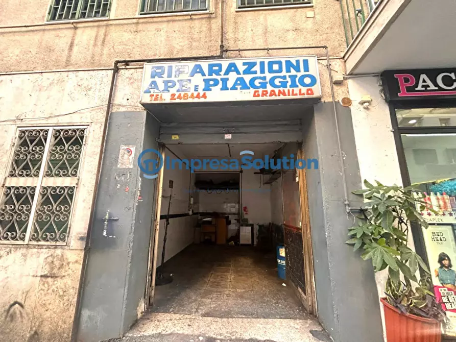 Immagine 2 di Negozio in affitto  in Via Raffaele Stasi a Napoli