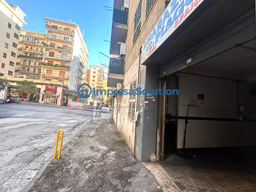 Immagine 4 di Negozio in affitto  in Via Raffaele Stasi a Napoli