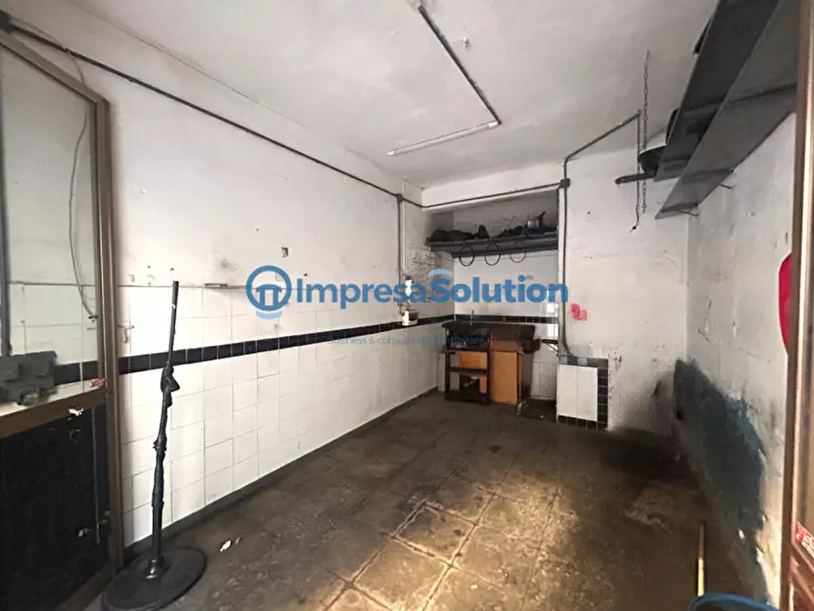 Immagine 5 di Negozio in affitto  in Via Raffaele Stasi a Napoli