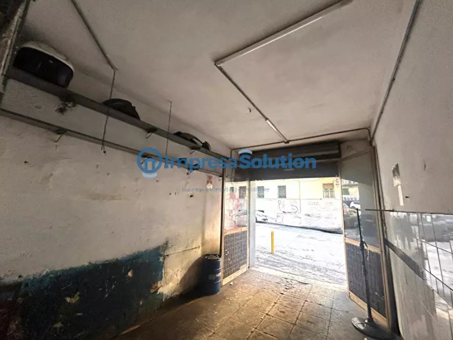 Immagine 6 di Negozio in affitto  in Via Raffaele Stasi a Napoli