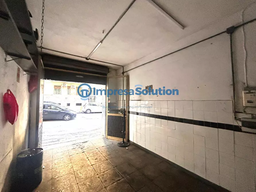 Immagine 10 di Negozio in affitto  in Via Raffaele Stasi a Napoli