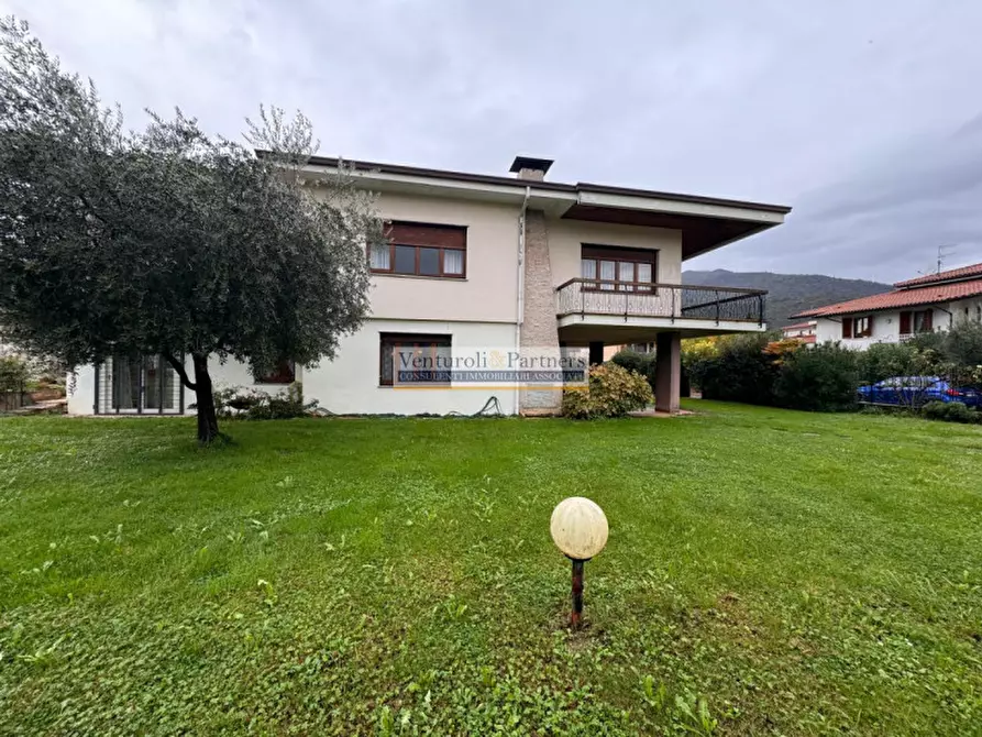Immagine 3 di Villa in vendita  in Viale Ferretti a Gavardo