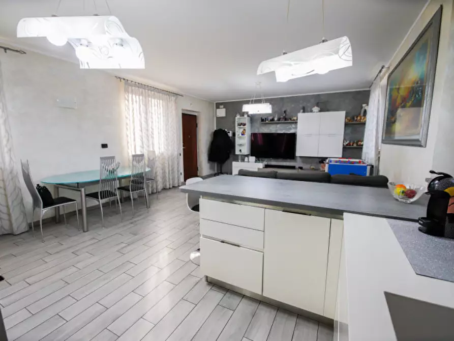 Immagine 6 di Villa in vendita  in Via como 20 a Settimo Torinese