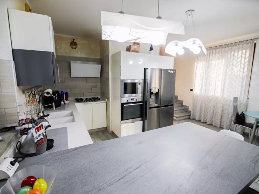 Immagine 8 di Villa in vendita  in Via como 20 a Settimo Torinese