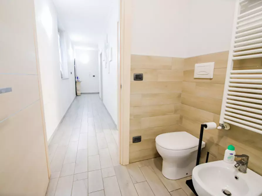 Immagine 9 di Villa in vendita  in Via como 20 a Settimo Torinese