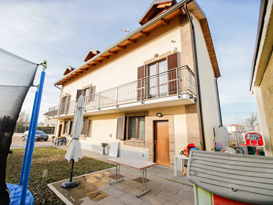 Immagine 1 di Villa in vendita  in Via como 20 a Settimo Torinese