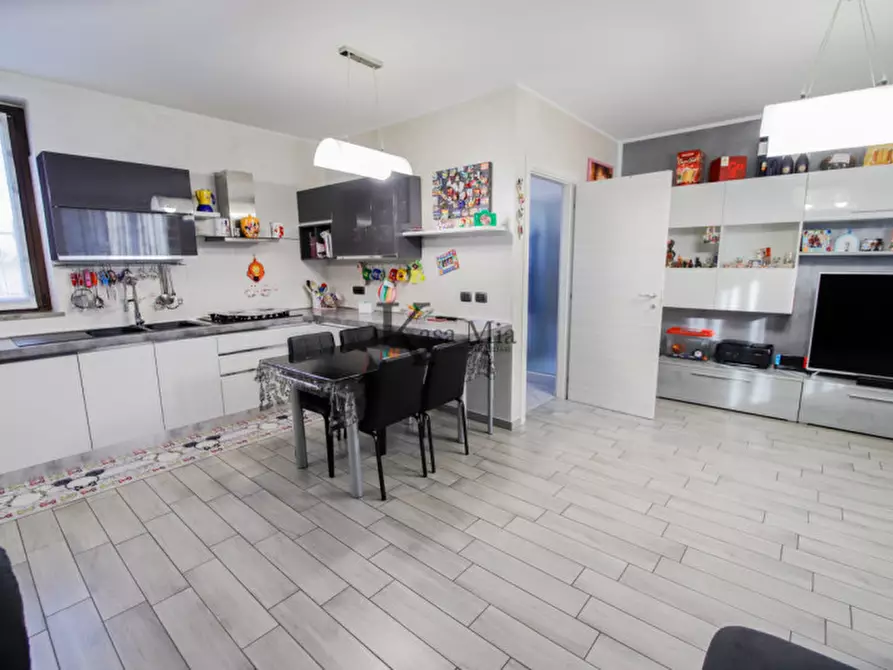 Immagine 5 di Villa in vendita  in Via como 20 a Settimo Torinese