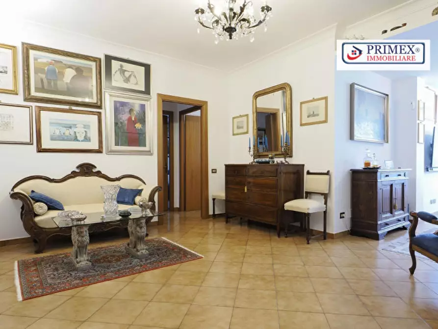 Immagine 7 di Appartamento in vendita  in via fosso del torrino a Roma