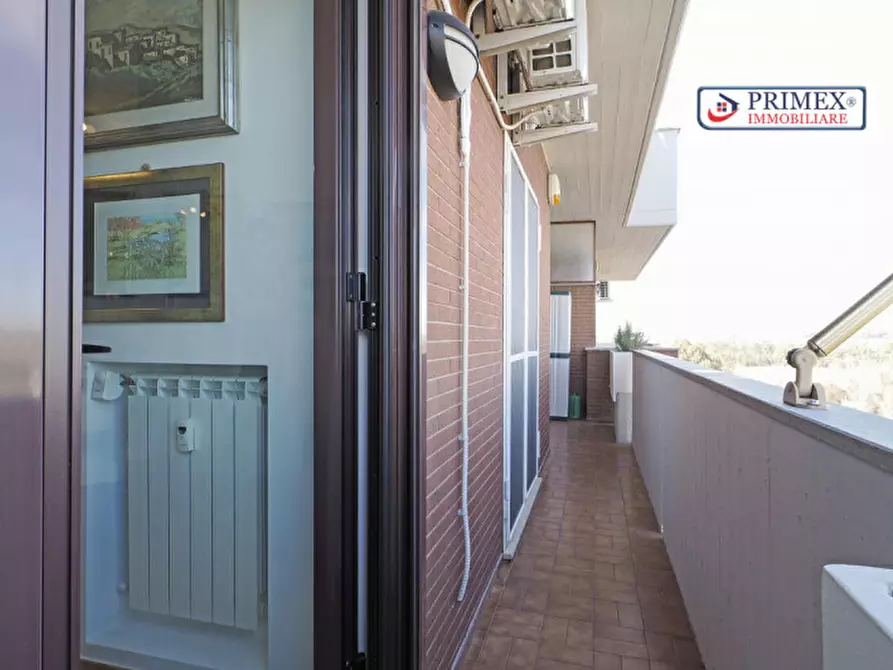 Immagine 10 di Appartamento in vendita  in via fosso del torrino a Roma