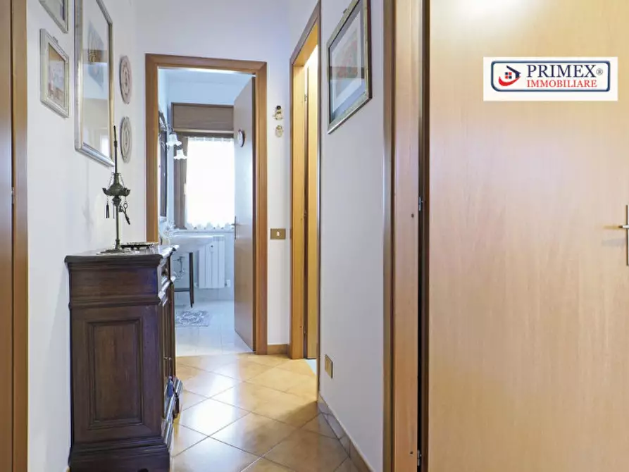 Immagine 11 di Appartamento in vendita  in via fosso del torrino a Roma