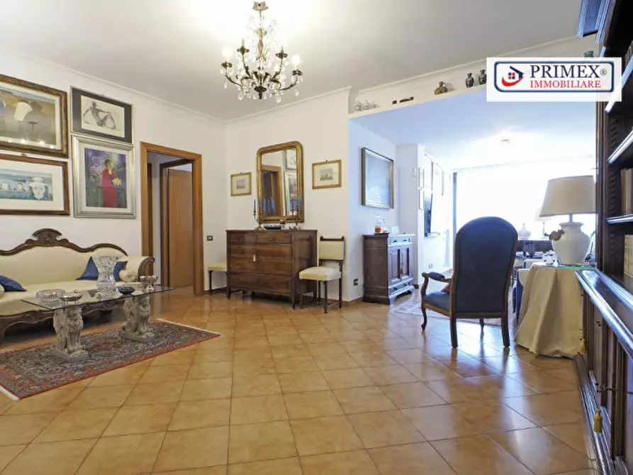 Immagine 14 di Appartamento in vendita  in via fosso del torrino a Roma