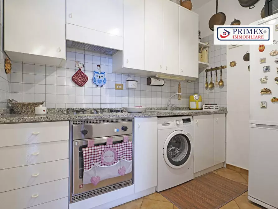 Immagine 15 di Appartamento in vendita  in via fosso del torrino a Roma