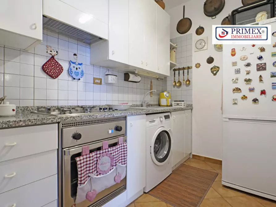 Immagine 17 di Appartamento in vendita  in via fosso del torrino a Roma