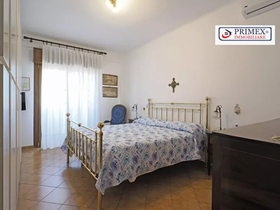 Immagine 18 di Appartamento in vendita  in via fosso del torrino a Roma