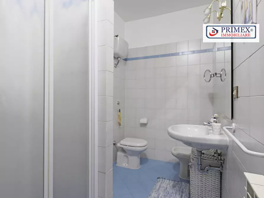 Immagine 19 di Appartamento in vendita  in via fosso del torrino a Roma