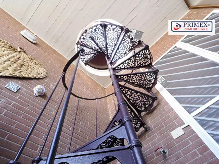 Immagine 27 di Appartamento in vendita  in via fosso del torrino a Roma