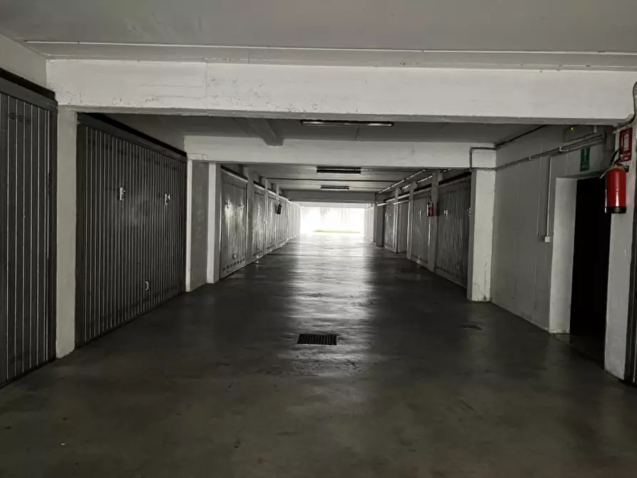 Immagine 1 di Garage in vendita  in Via Asiago a San Martino Buon Albergo
