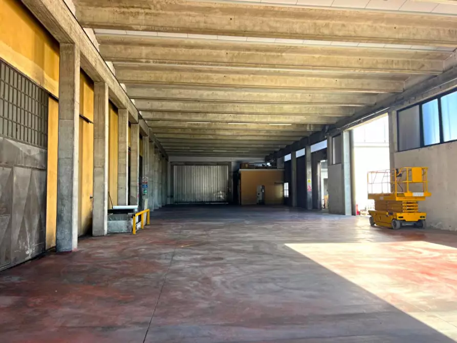 Immagine 4 di Capannone industriale in affitto  in via pierobon a Limena