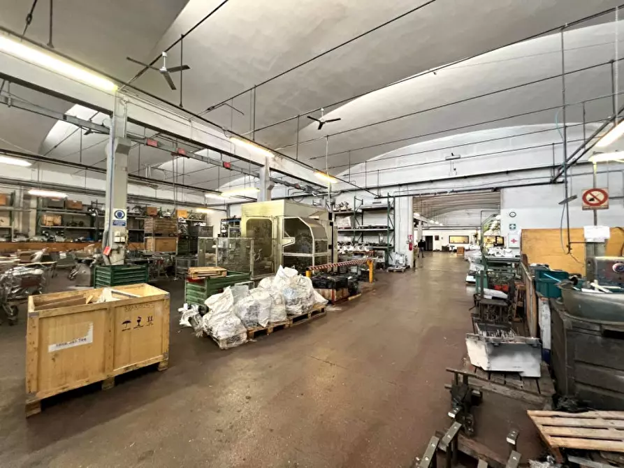 Immagine 10 di Capannone industriale in affitto  in via pierobon a Limena