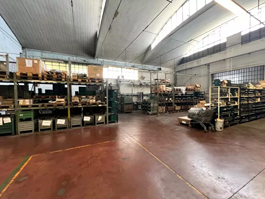 Immagine 12 di Capannone industriale in affitto  in via pierobon a Limena