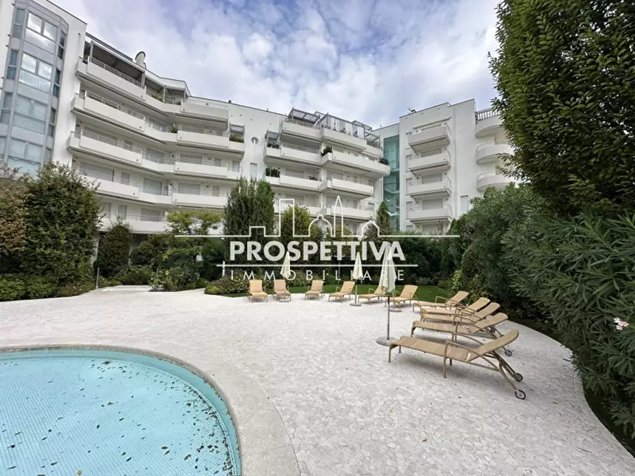 Immagine 33 di Appartamento in vendita  in piazza G. Carducci a Jesolo