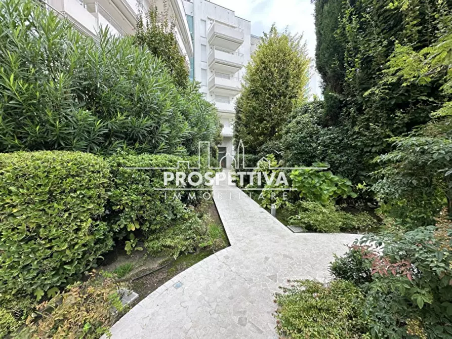 Immagine 39 di Appartamento in vendita  in piazza G. Carducci a Jesolo