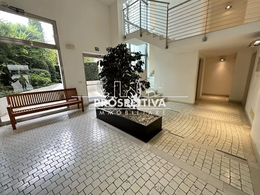 Immagine 42 di Appartamento in vendita  in piazza G. Carducci a Jesolo