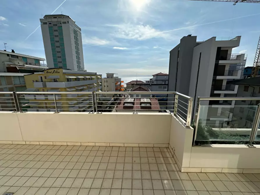 Immagine 46 di Appartamento in vendita  in piazza G. Carducci a Jesolo