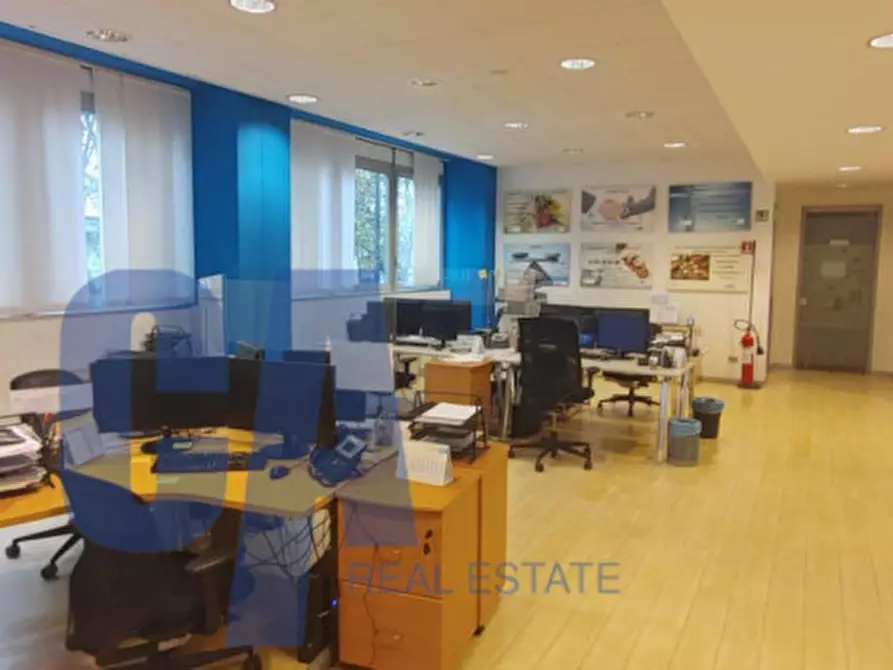 Immagine 10 di Attività commerciale in affitto  in VIALE LANCETTI VINCENZO a Milano