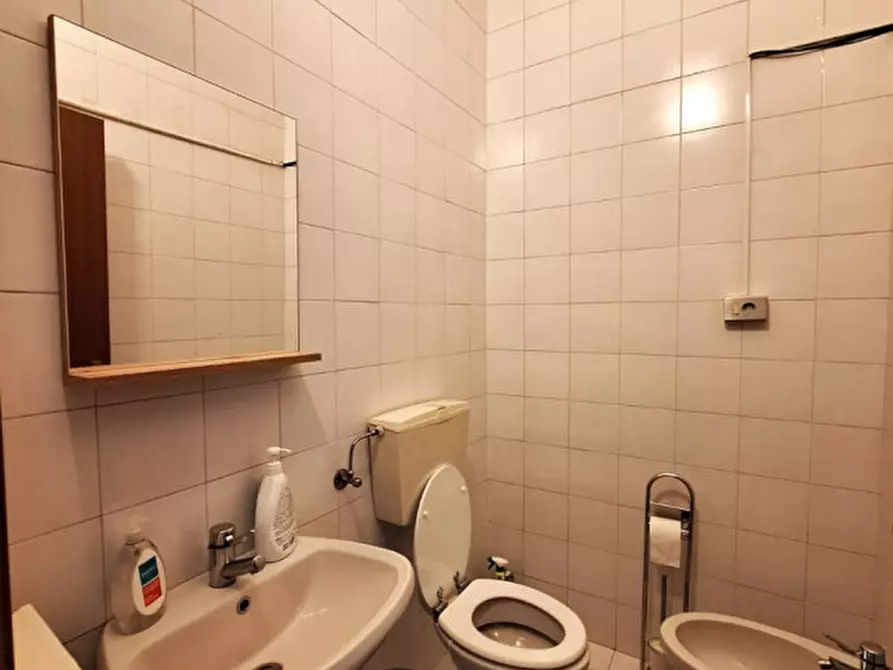 Immagine 6 di Negozio in vendita  in Via Oberdan a Rovigo