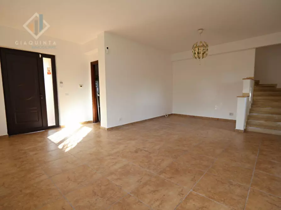 Immagine 3 di Casa indipendente in vendita  in via Enrico Fermi n.04 a Mascalucia