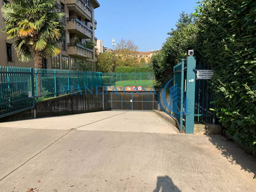 Immagine 6 di Garage in vendita  in VIA TOCE 6 MILANO a Milano