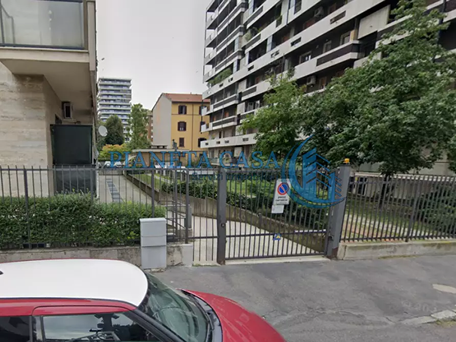 Immagine 11 di Garage in vendita  in VIA TOCE 6 MILANO a Milano