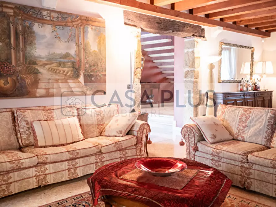 Immagine 8 di Rustico / casale in vendita  a Asolo