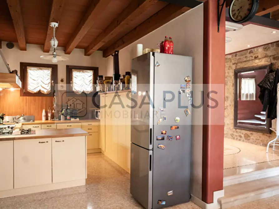 Immagine 16 di Rustico / casale in vendita  a Asolo