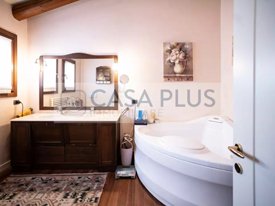 Immagine 23 di Rustico / casale in vendita  a Asolo