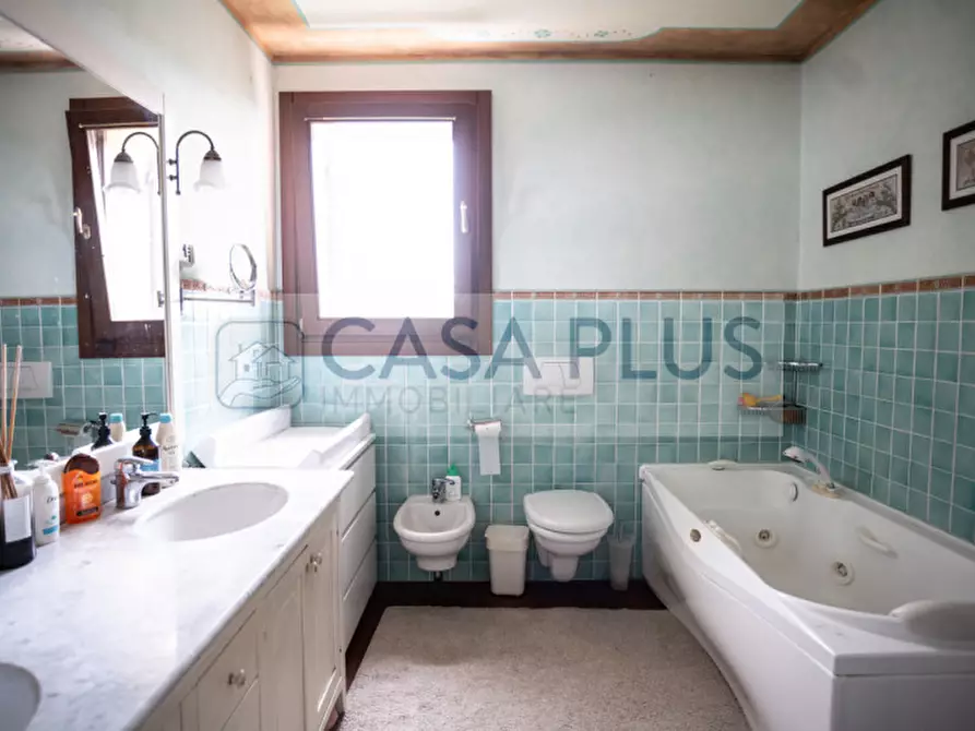 Immagine 29 di Rustico / casale in vendita  a Asolo