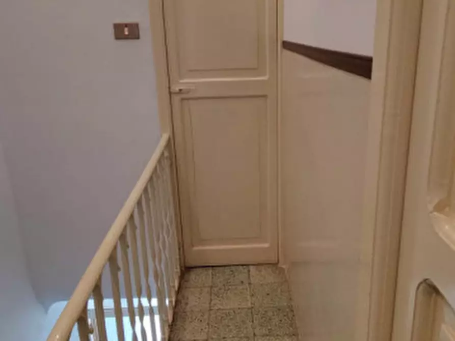 Immagine 12 di Palazzo in vendita  in Via Vittorio Emanuele a Sicignano Degli Alburni