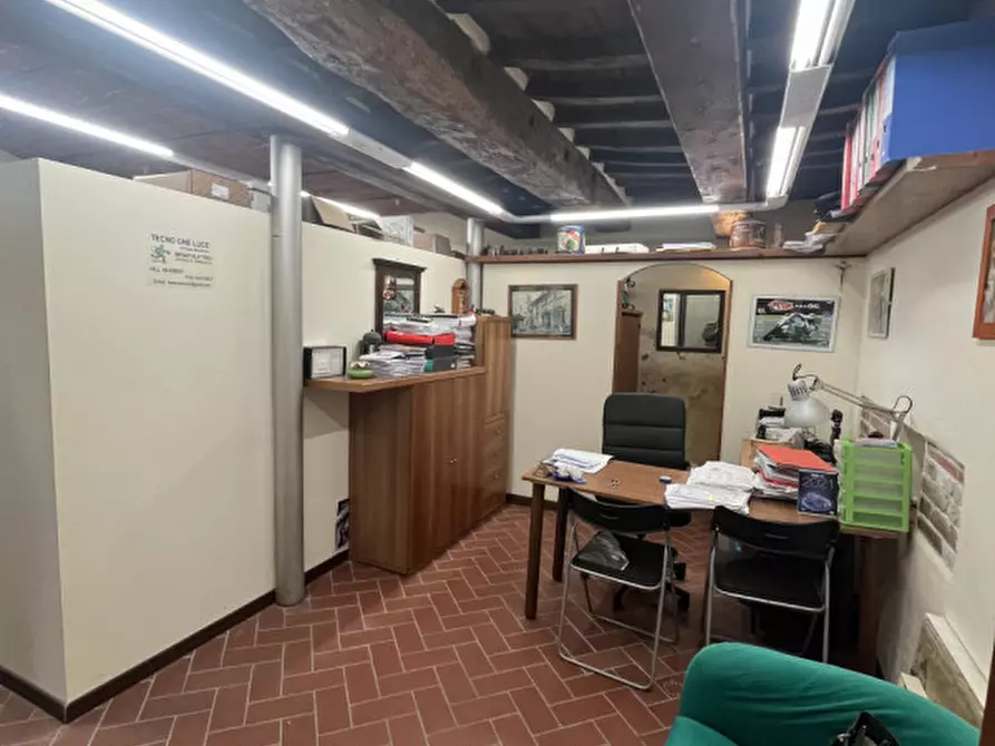 Immagine 2 di Magazzino in vendita  in centro storico a Terranuova Bracciolini