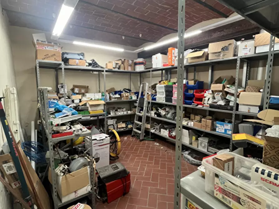 Immagine 5 di Magazzino in vendita  in centro storico a Terranuova Bracciolini