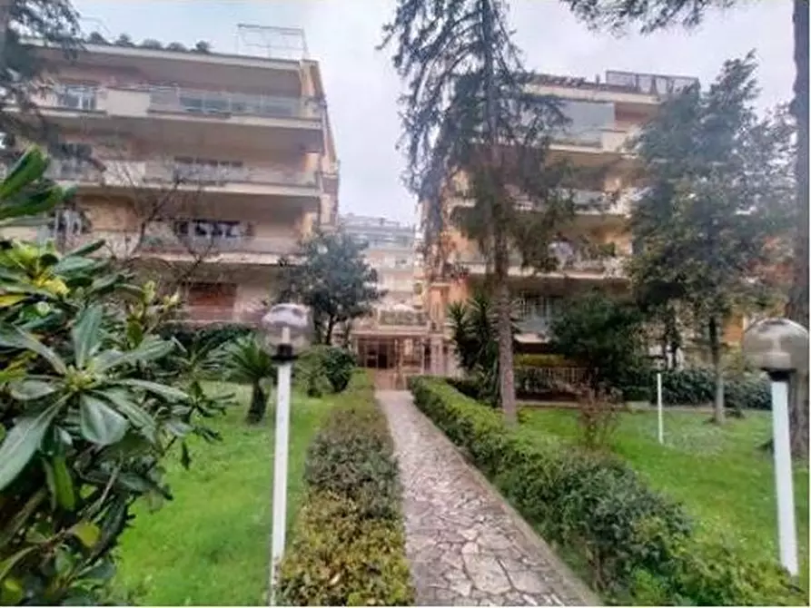 Immagine 1 di Appartamento in vendita  in VIA DELLA CAMILLUCCIA a Roma