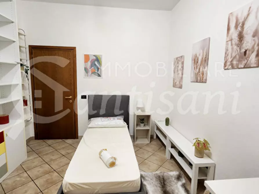 Immagine 5 di Camera in affitto  in via michelazzi a Firenze