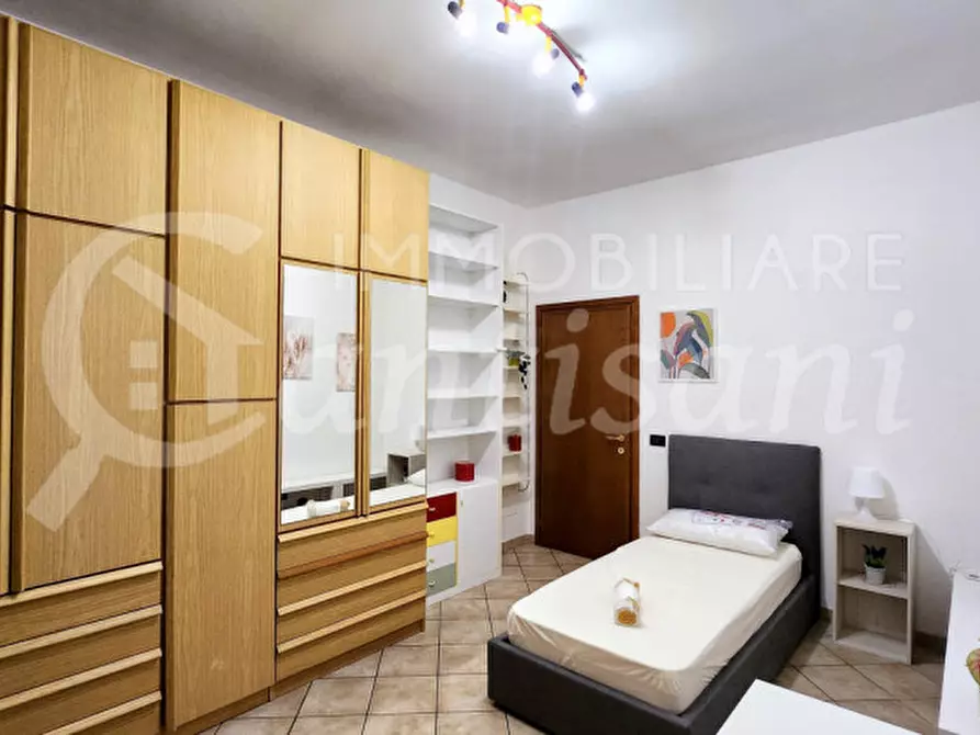 Immagine 27 di Camera in affitto  in via michelazzi a Firenze