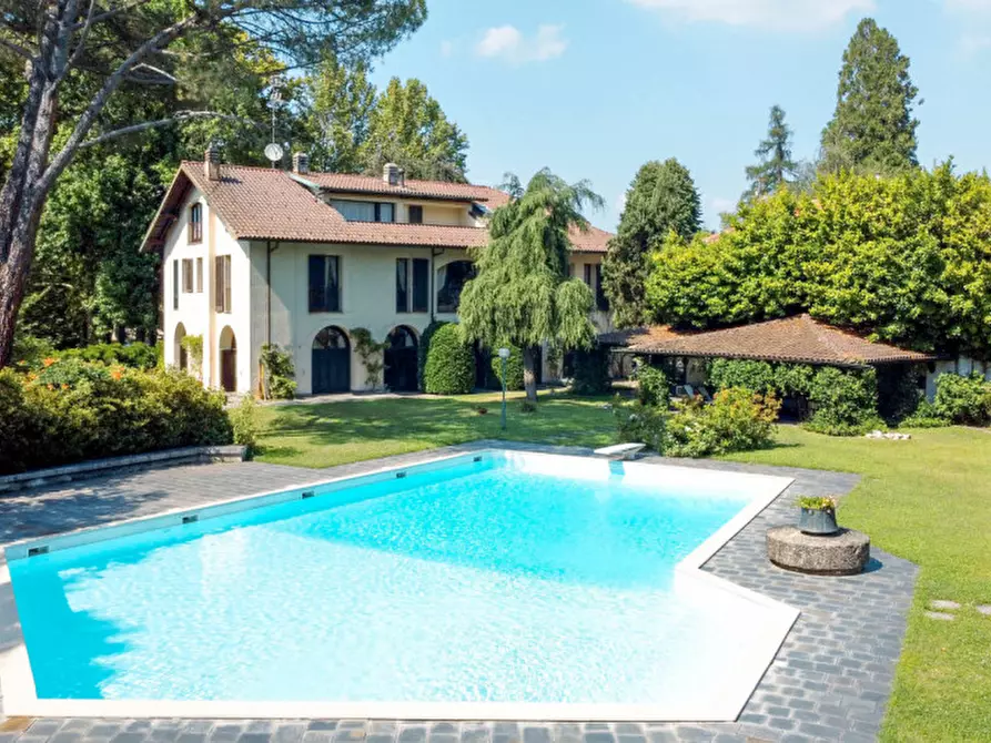 Immagine 1 di Villa in vendita  in Via Primo Maggio a Castelletto Sopra Ticino