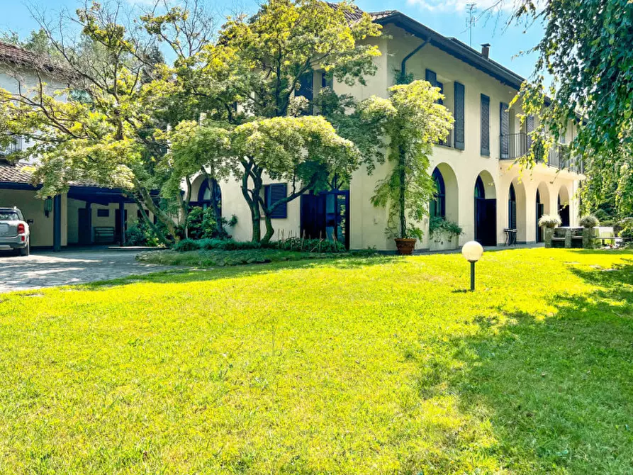 Immagine 14 di Villa in vendita  in Via Primo Maggio a Castelletto Sopra Ticino