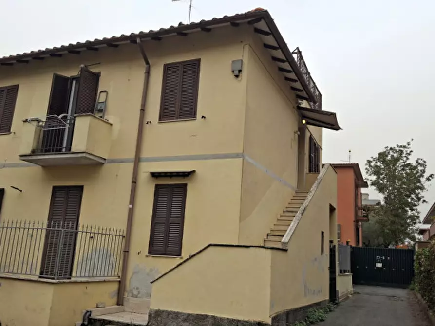 Immagine 1 di Appartamento in vendita  in via al sesto miglio 33 a Roma