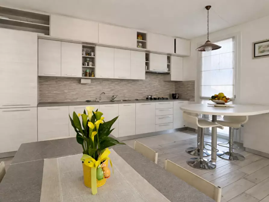 Immagine 1 di Casa quadrifamiliare in vendita  in Via Tiziano Vecellio a Rovolon